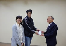 鳥取大学｢国際開発研究会｣の皆様から支援募金をお預かりしました